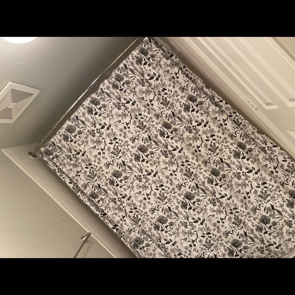 Three restroom items - Picture 2 of 5